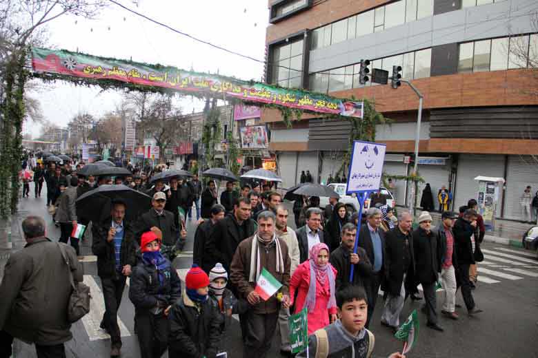 حضور پر شور مدیریت و كاركنان سازمان همیاری شهرداریهای استان آذربایجان غربی در راهپیمایی 22بهمن